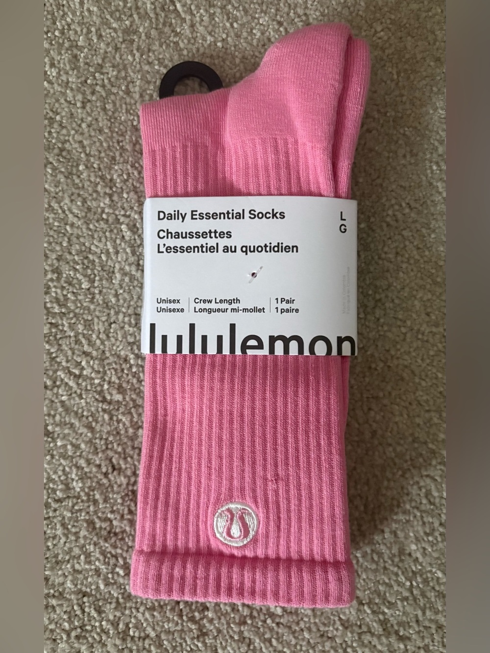 Lululemon daily essentials crew socks NWT size L candy cloud